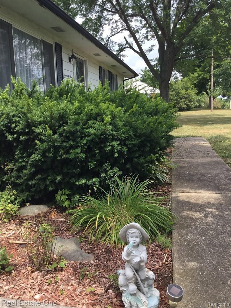 7196 Gale Road Grand Blanc, MI 48439 - Photo 17 of 48 617EB06E-5B2B-4727-BF08-654D3092983B.jpeg