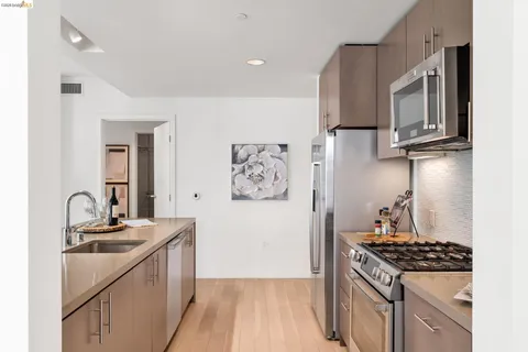 $738,000 | 51 Innes Court, Unit 204, San Francisco, CA 94124