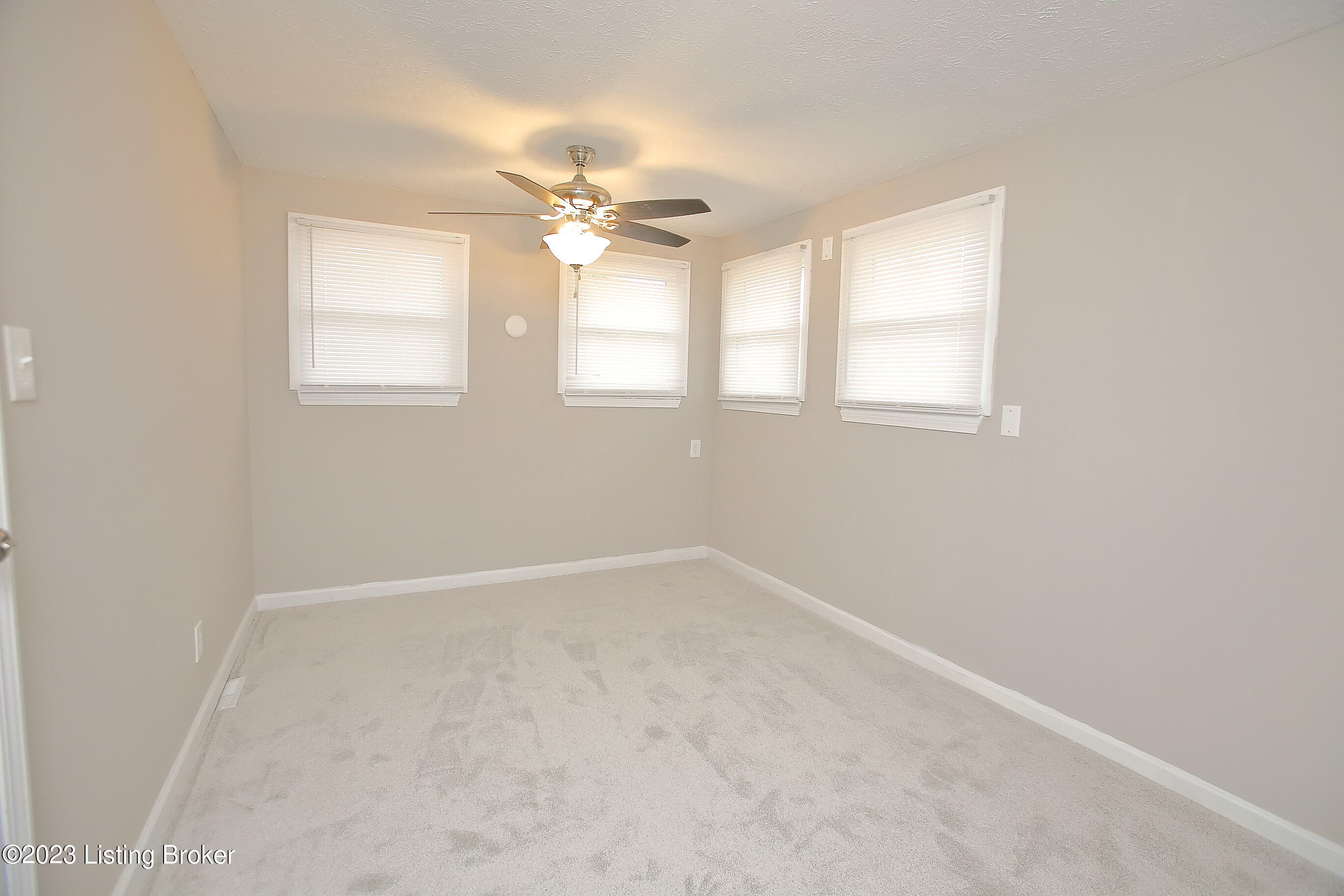 16 Welby Road Louisville, KY 40258 - Photo 17 of 44 Bedroom 2