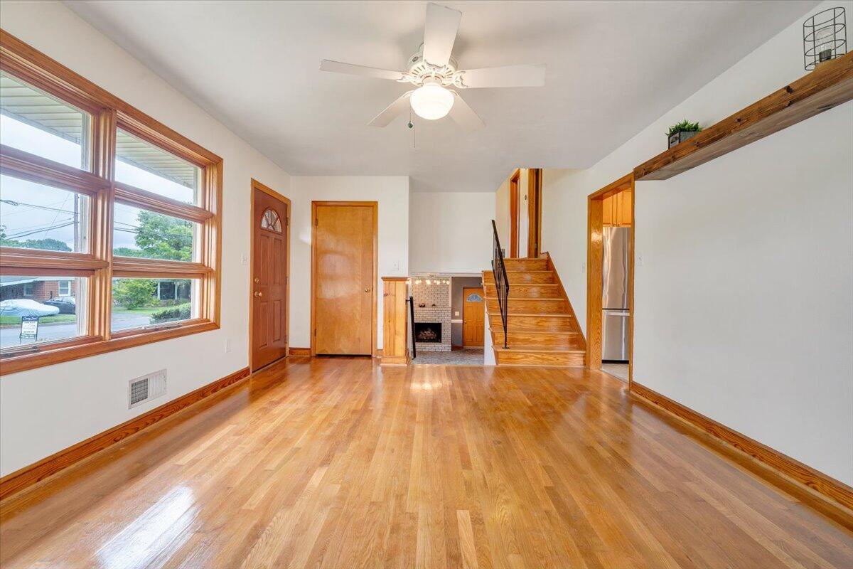 137 Frontier Road Northeast Roanoke, VA 24012 - Photo 11 of 42 06-MIB03165