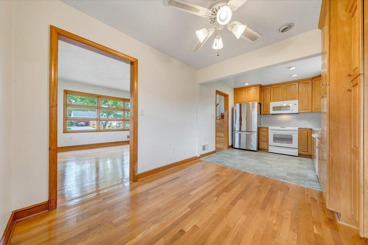 137 Frontier Road Northeast Roanoke, VA 24012 - Photo 14 of 42 09-MIB03171
