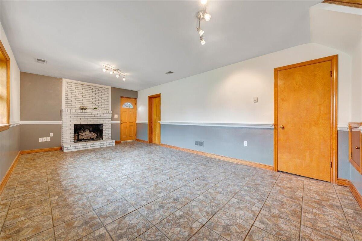 137 Frontier Road Northeast Roanoke, VA 24012 - Photo 30 of 42 25-MIB03213