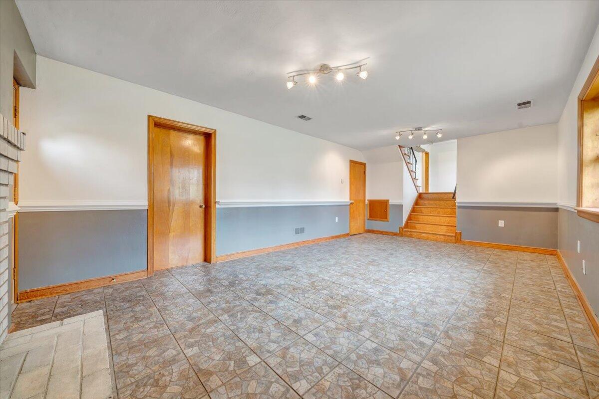 137 Frontier Road Northeast Roanoke, VA 24012 - Photo 32 of 42 27-MIB03210