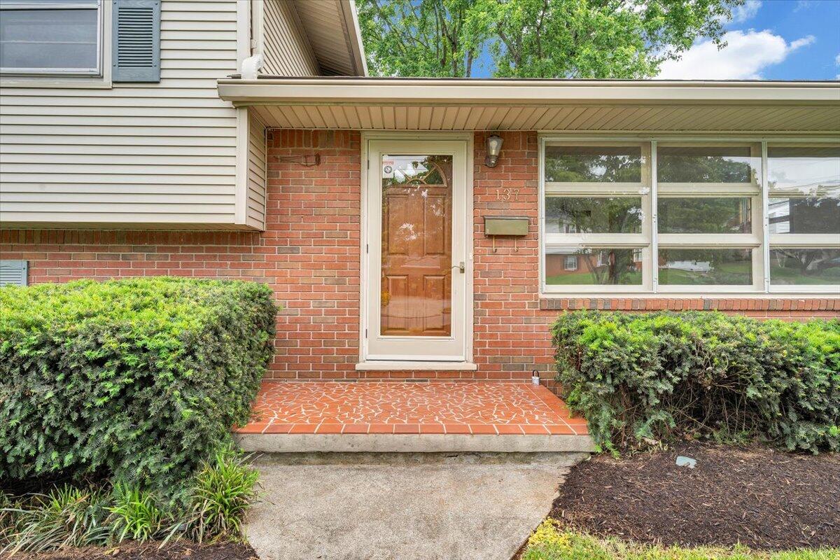 137 Frontier Road Northeast Roanoke, VA 24012 - Photo 7 of 42 02-MIB03267