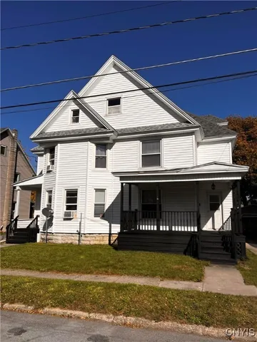 $1,150 | 927 Salina Street, Watertown, NY 13601