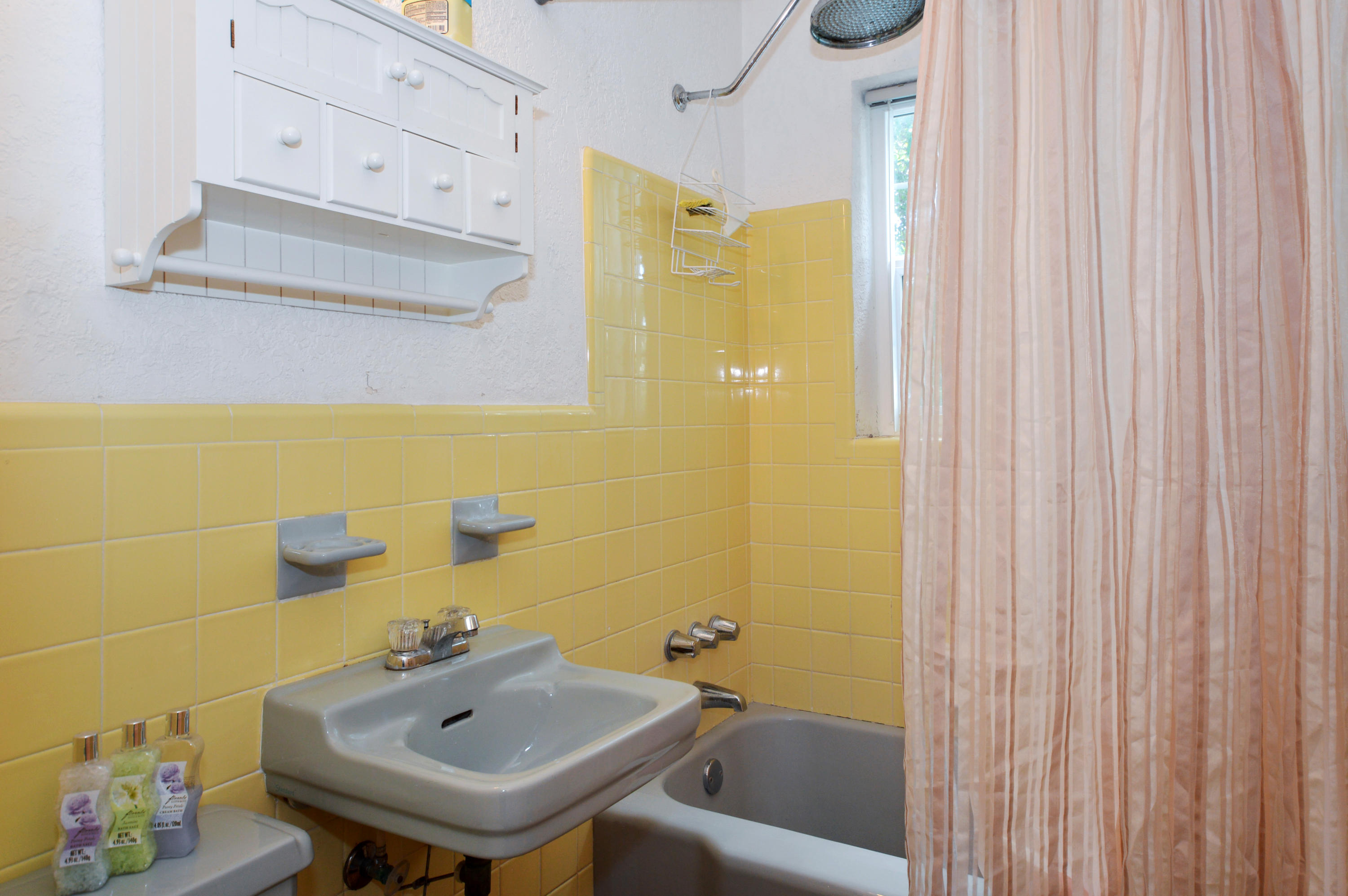 1400 Northeast 4th Avenue Boca Raton, FL 33432 - Photo 7 of 11 VHT-rx-10181433_8.jpg