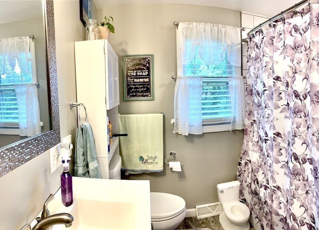 74 Rugby Street Holyoke, MA 01040 - Photo 10 of 26 Gallery Image 10