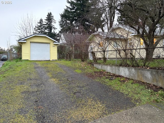 9646 Southeast Steele Street Portland, OR 97266 - Photo 9 of 41