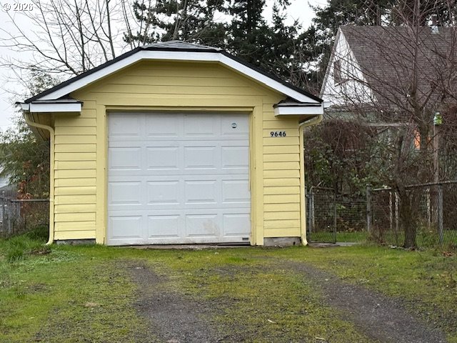 9646 Southeast Steele Street Portland, OR 97266 - Photo 10 of 41