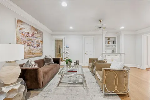 $1,100,000 | 5322 West Mockingbird Lane, Dallas, TX 75209