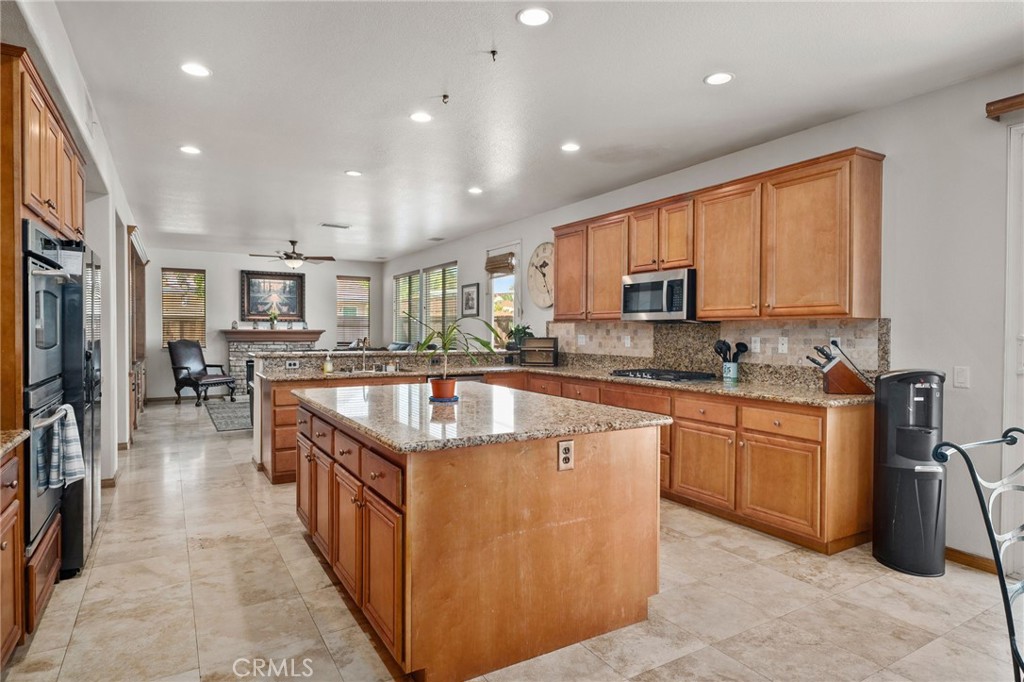 17241 Greentree Drive Riverside, CA 92503 - Photo 19 of 53