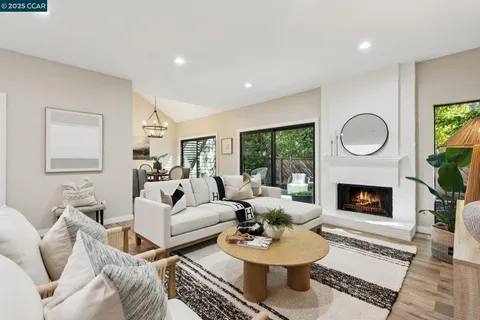 $1,028,000 | 1943 Highridge Court, Walnut Creek, CA 94597