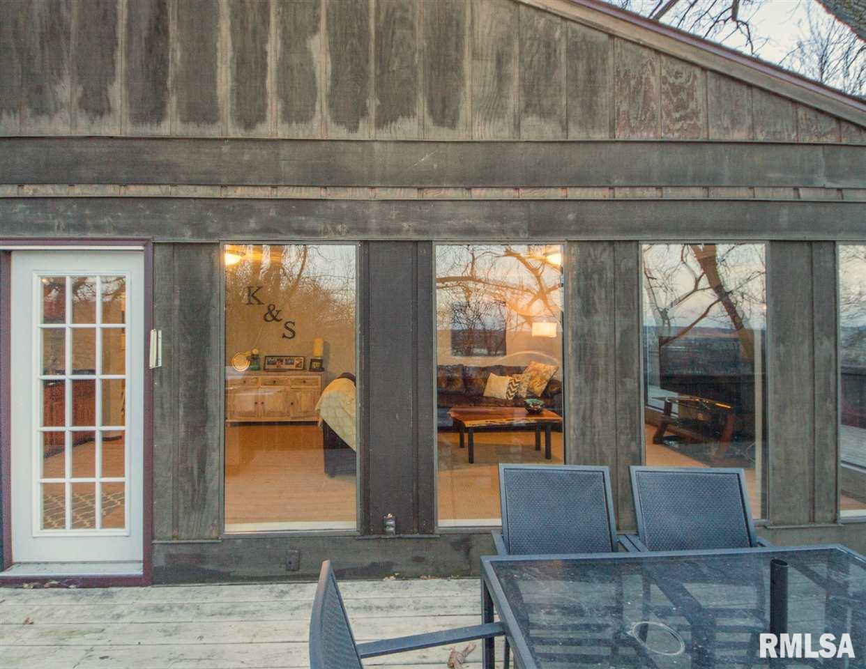704 3rd Street Moline, IL 61265 - Photo 1 of 15 Gallery Image 1