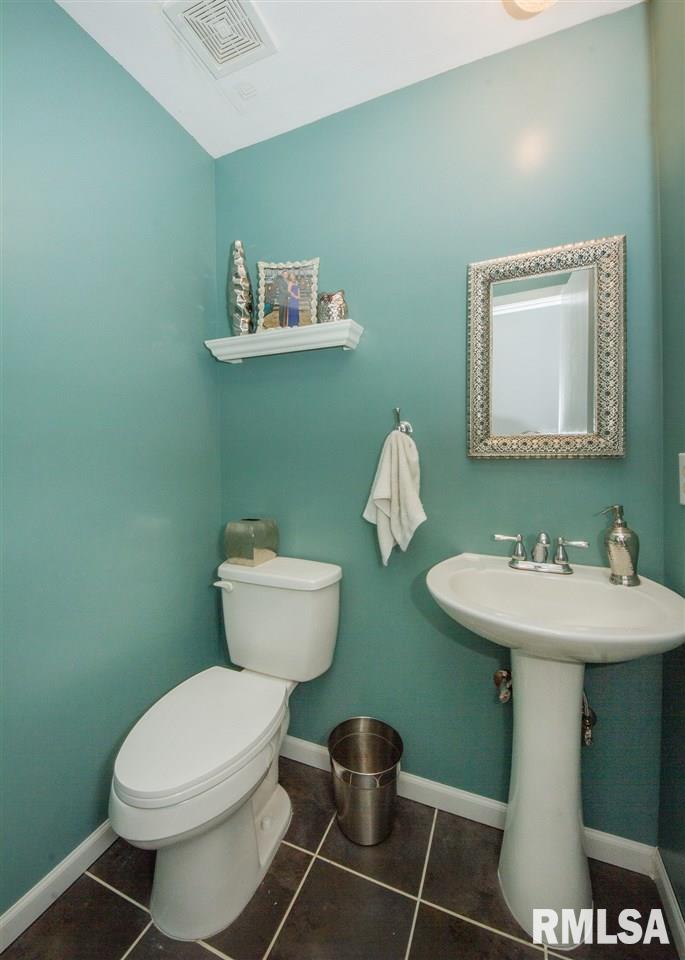 704 3rd Street Moline, IL 61265 - Photo 13 of 15 Gallery Image 13