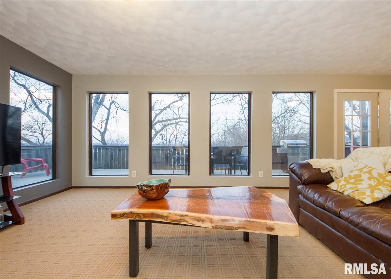 704 3rd Street Moline, IL 61265 - Photo 4 of 15 Gallery Image 4