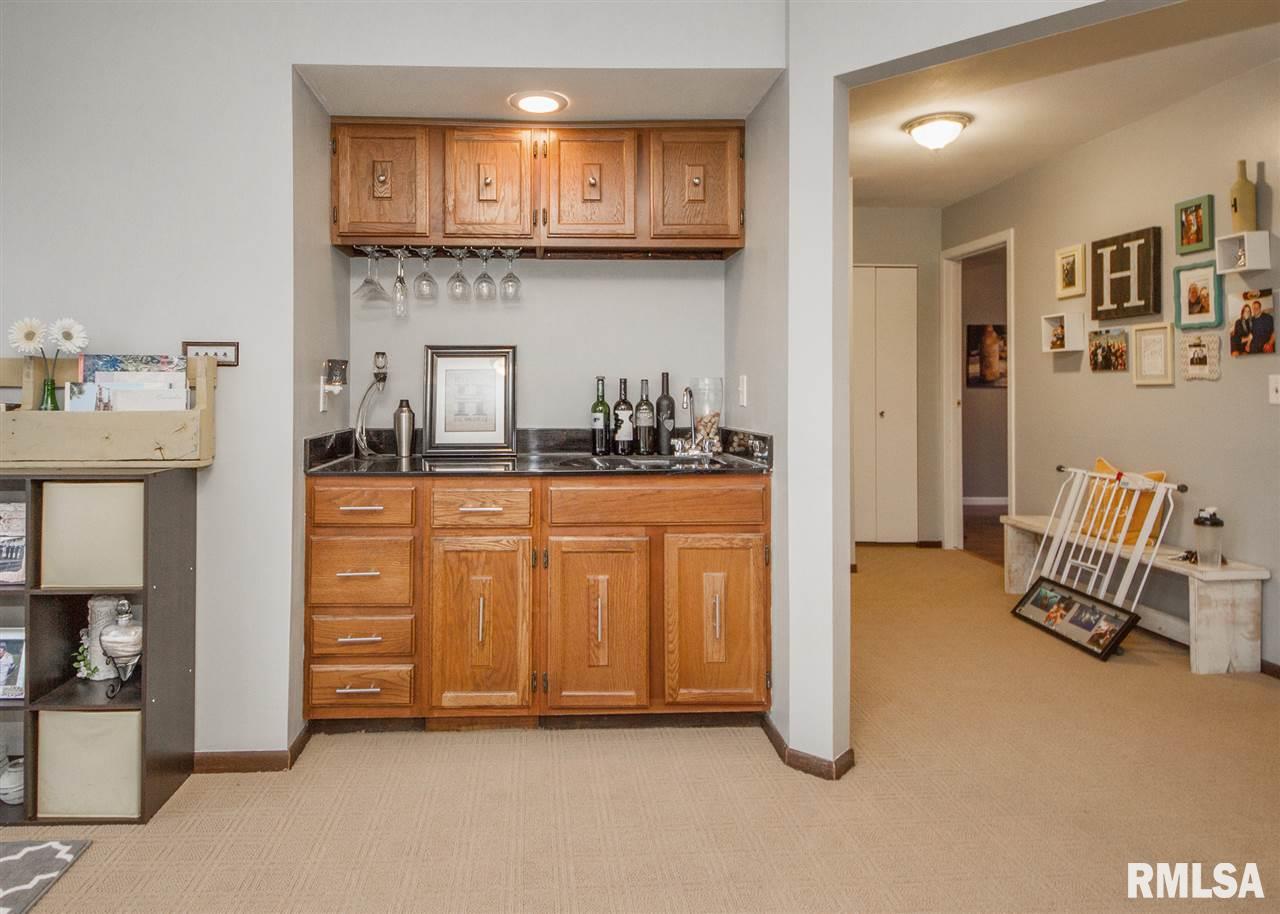 704 3rd Street Moline, IL 61265 - Photo 5 of 15 Gallery Image 5