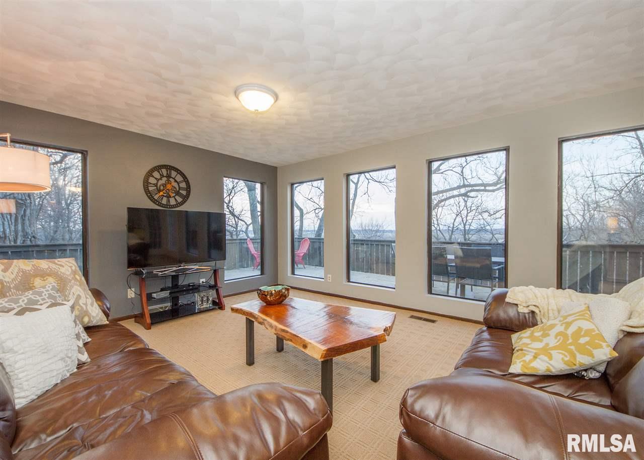 704 3rd Street Moline, IL 61265 - Photo 6 of 15 Gallery Image 6