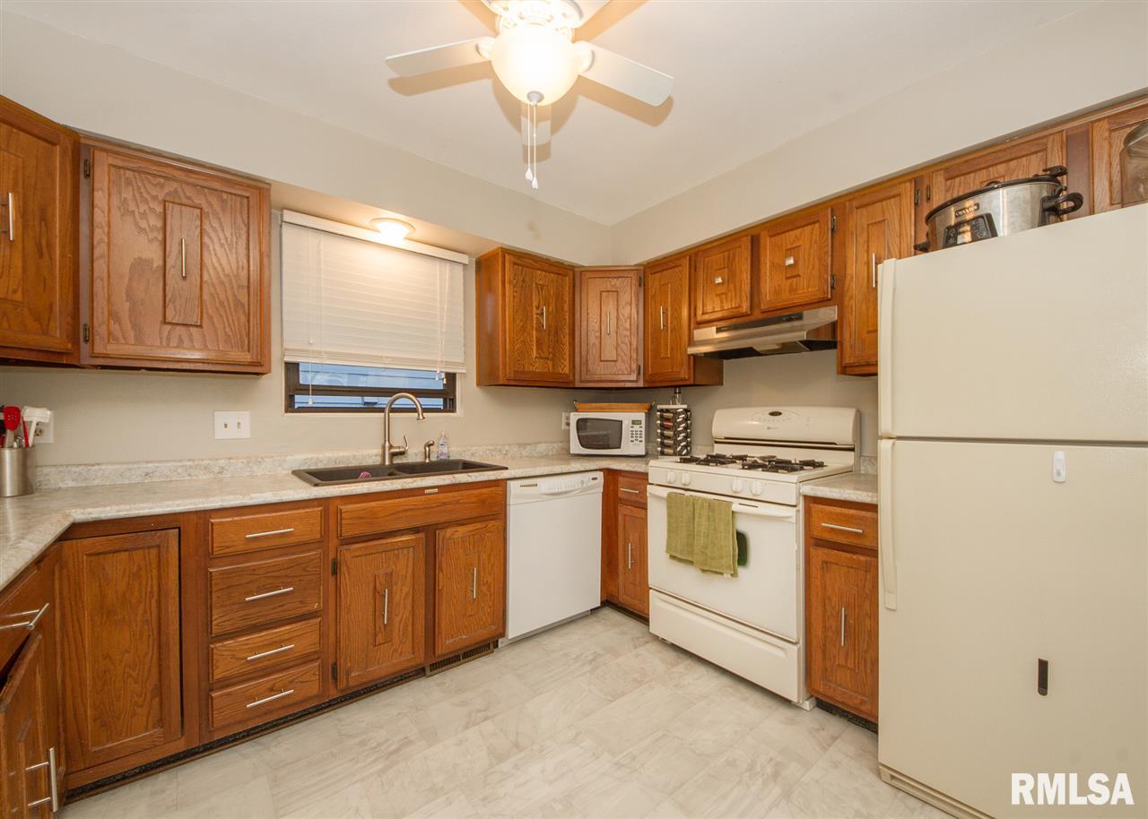 704 3rd Street Moline, IL 61265 - Photo 7 of 15 Gallery Image 7