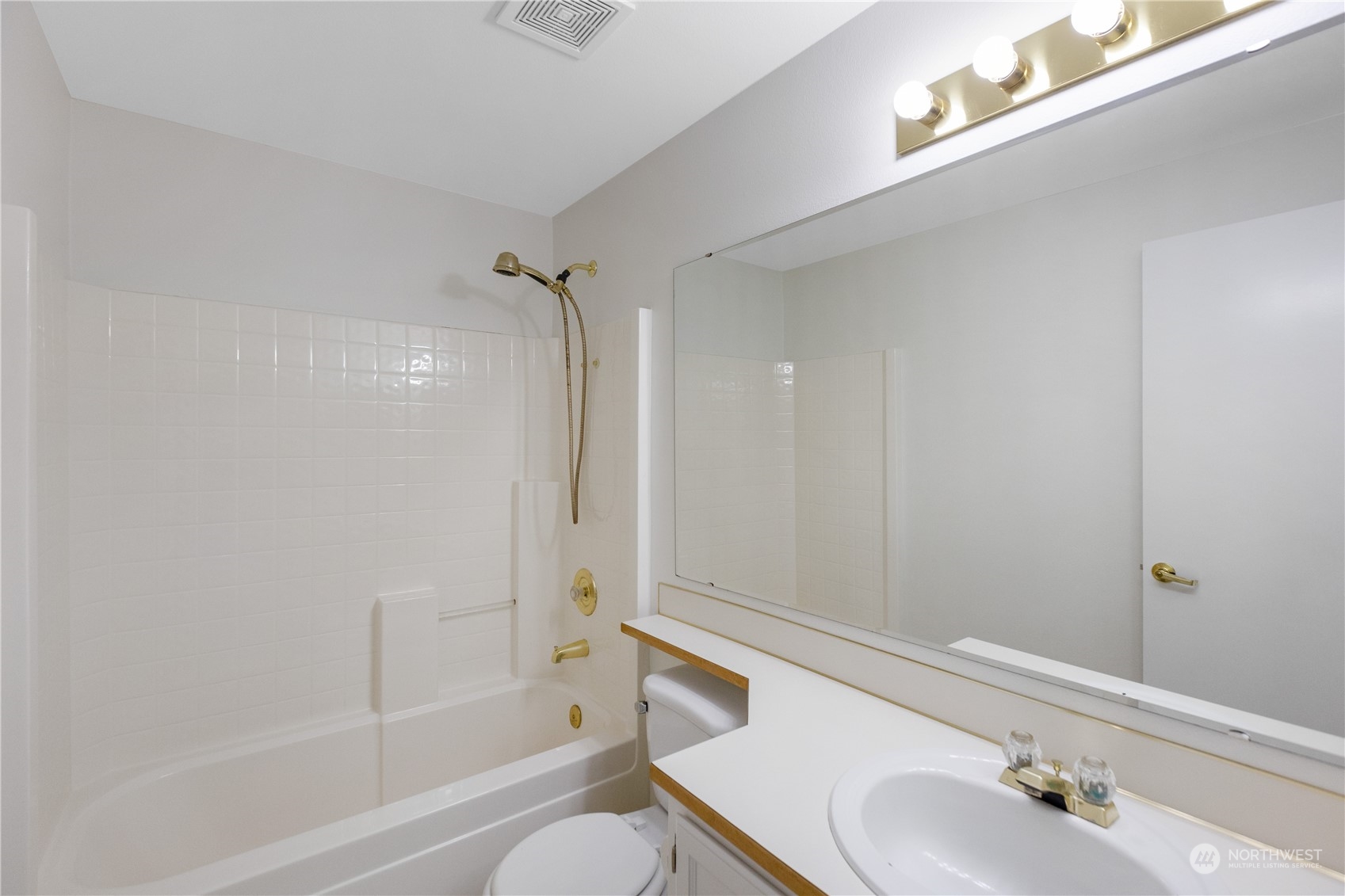 14104 Southeast 188 Way Renton, WA 98058 - Photo 13 of 19 Gallery Image 13