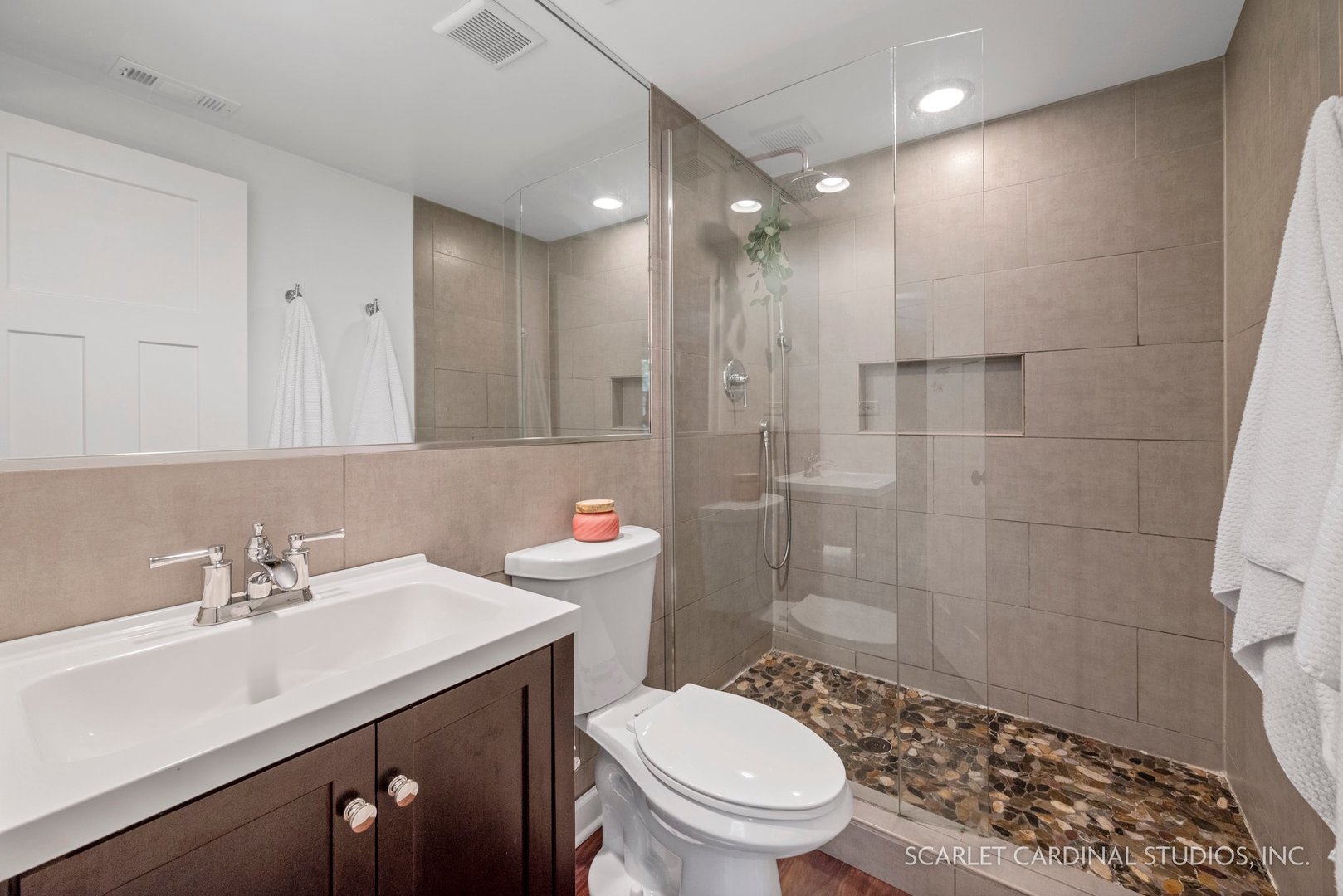 432 Countryside Drive Wheaton, IL 60187 - Photo 15 of 29 a bathroom with a sink toilet and shower