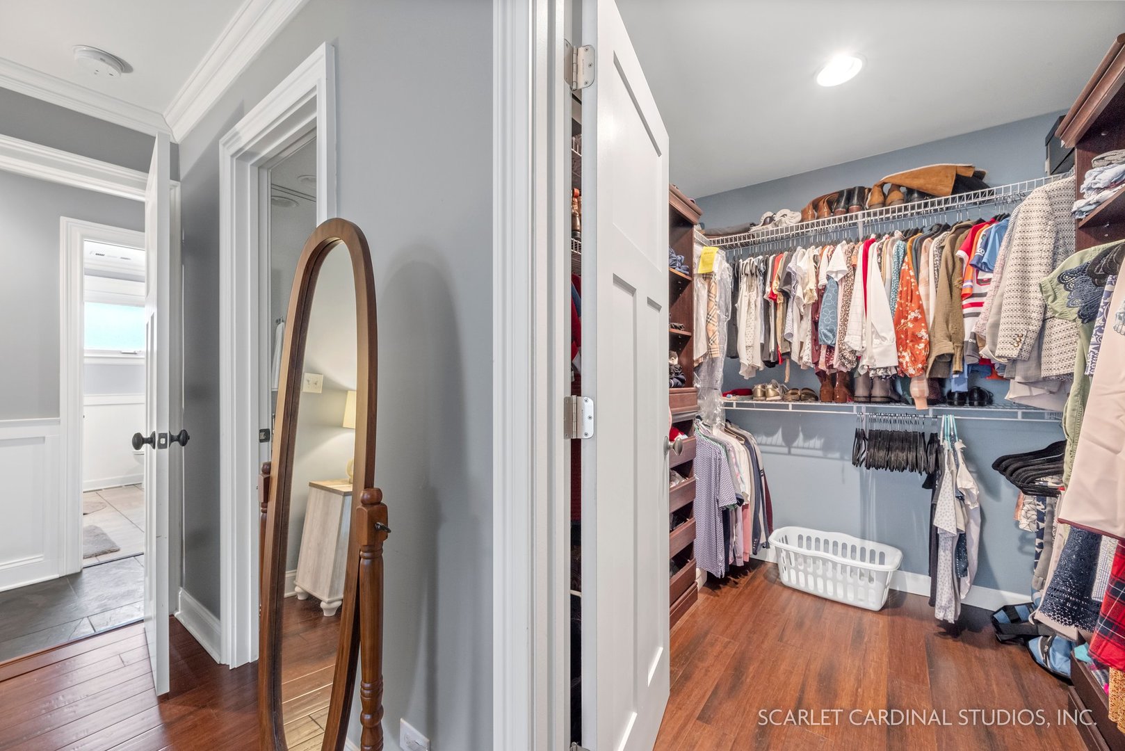 432 Countryside Drive Wheaton, IL 60187 - Photo 16 of 29 a view of a hallway with furniture and a window