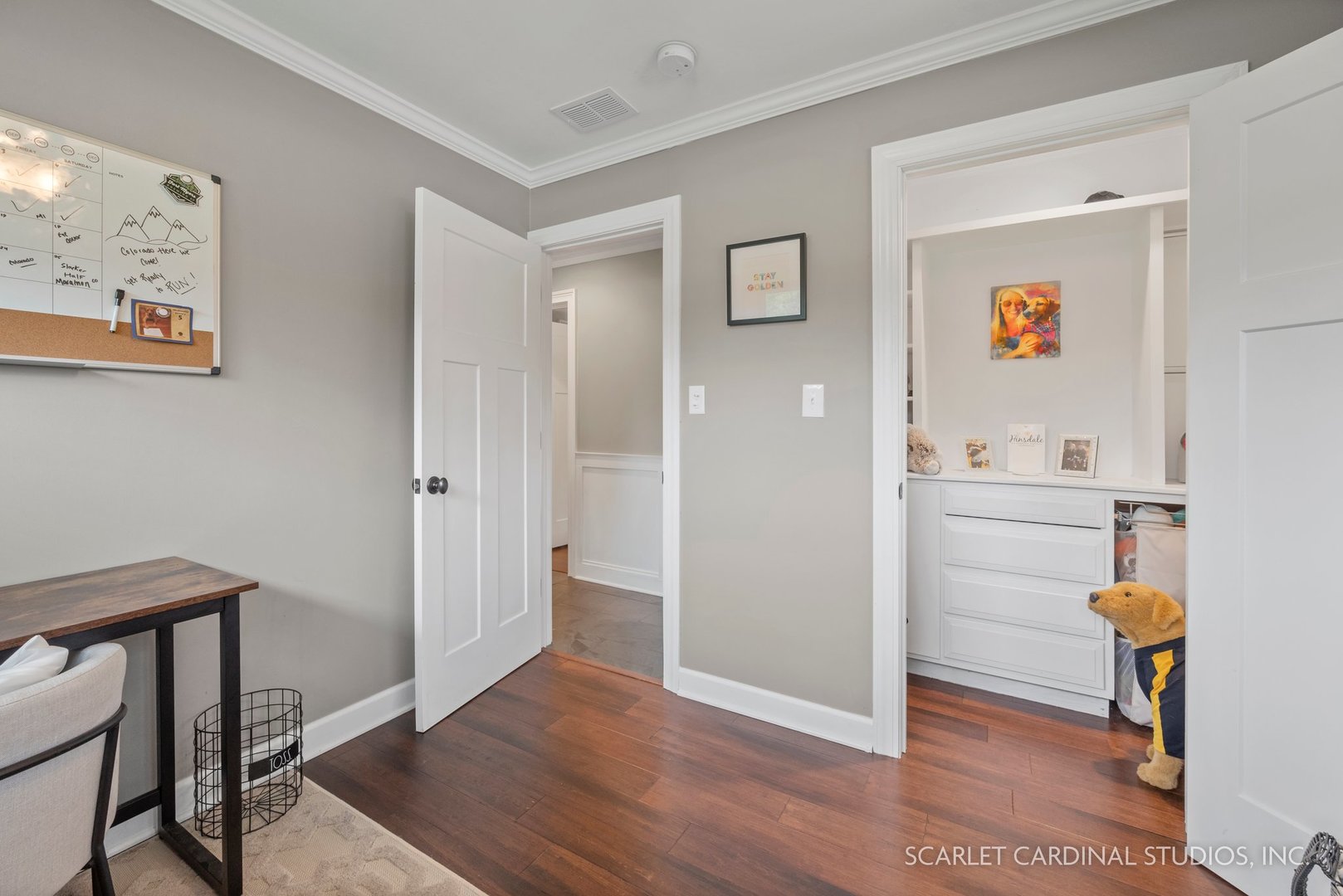 432 Countryside Drive Wheaton, IL 60187 - Photo 22 of 29 a view of hallway with wooden floor