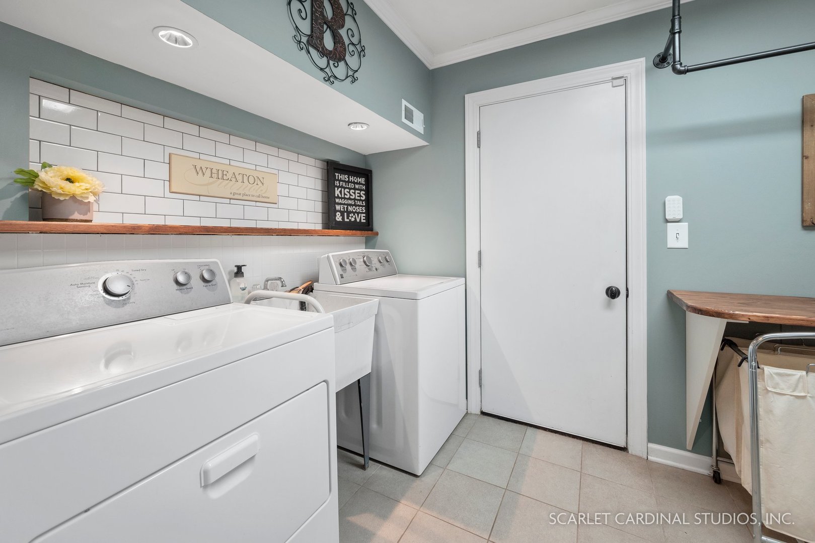 432 Countryside Drive Wheaton, IL 60187 - Photo 23 of 29 a utility room with dryer and washer