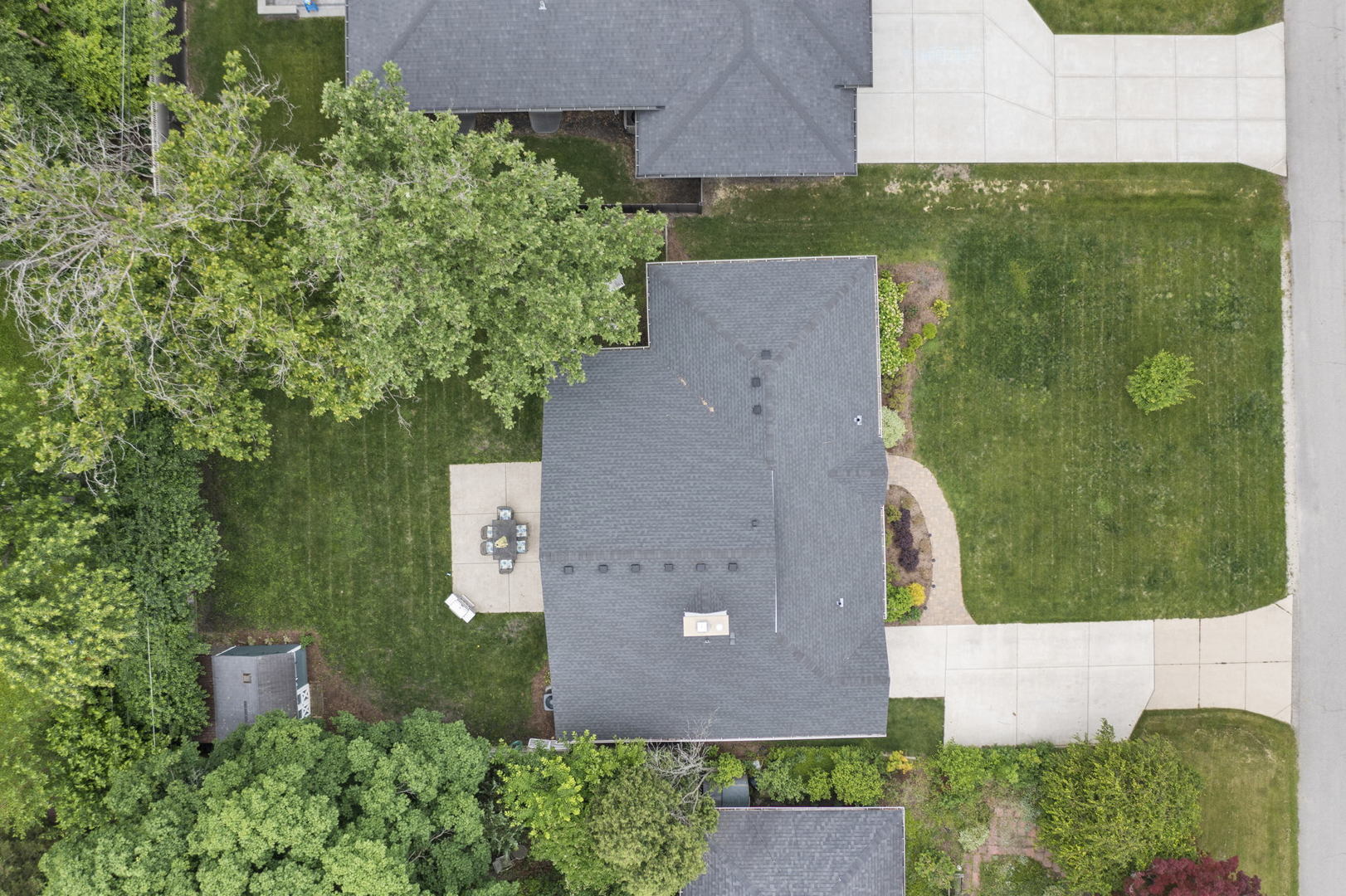 432 Countryside Drive Wheaton, IL 60187 - Photo 26 of 29 an aerial view of a house with a yard