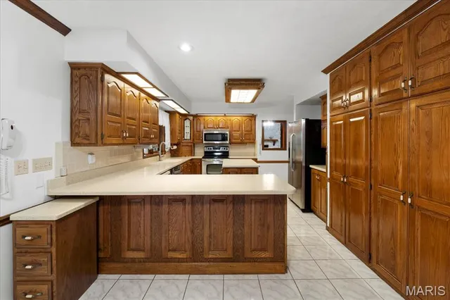 $549,900 | 221 Towerhill Drive, Columbia, IL 62236