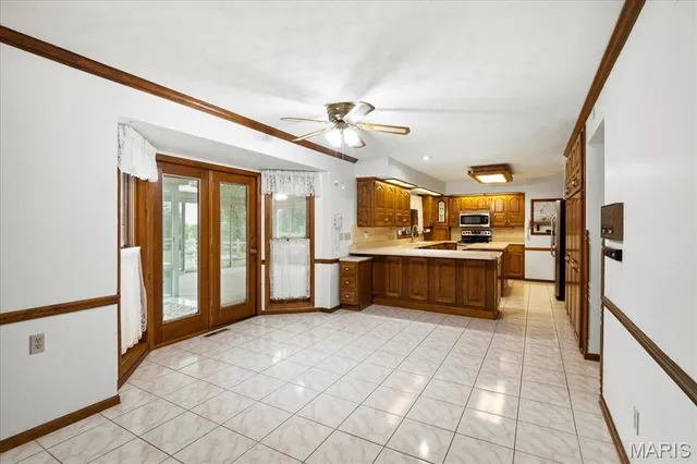 $549,900 | 221 Towerhill Drive, Columbia, IL 62236