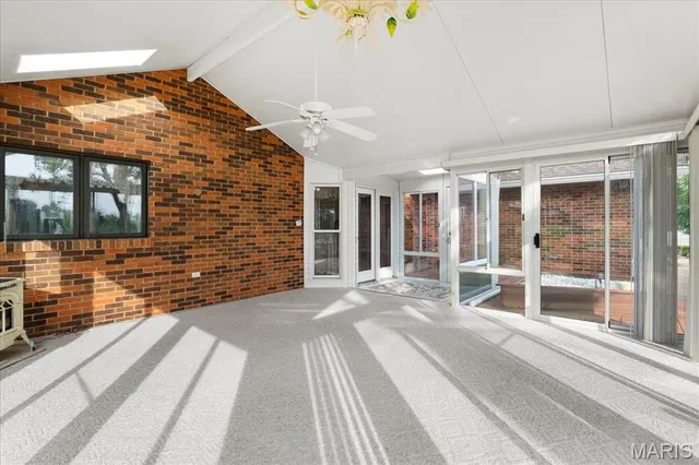 $549,900 | 221 Towerhill Drive, Columbia, IL 62236