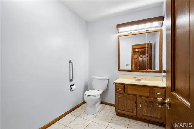 $549,900 | 221 Towerhill Drive, Columbia, IL 62236