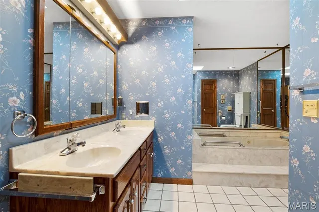 $549,900 | 221 Towerhill Drive, Columbia, IL 62236