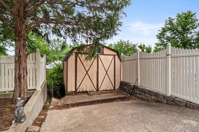 $549,900 | 221 Towerhill Drive, Columbia, IL 62236