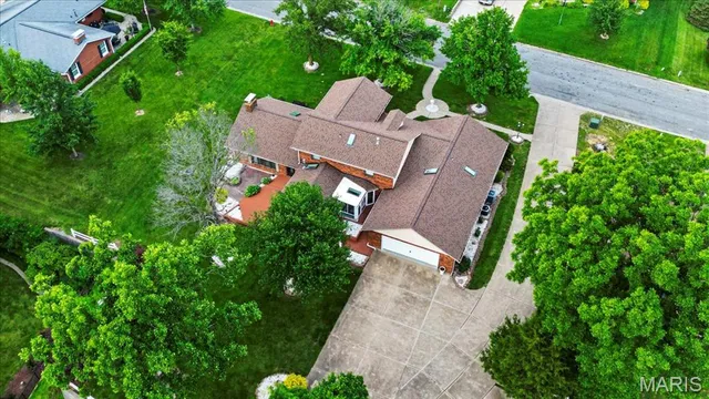 $549,900 | 221 Towerhill Drive, Columbia, IL 62236