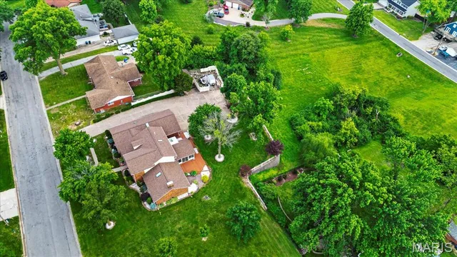 $549,900 | 221 Towerhill Drive, Columbia, IL 62236