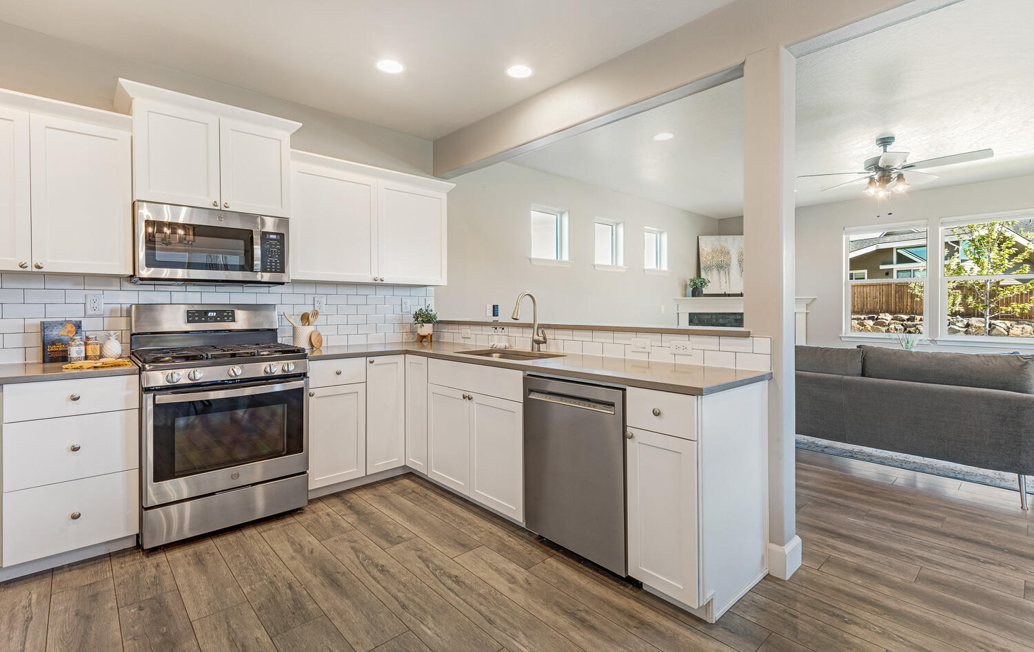 20709 Kilbourne Loop Bend, OR 97701 - Photo 8 of 35 Kitchen