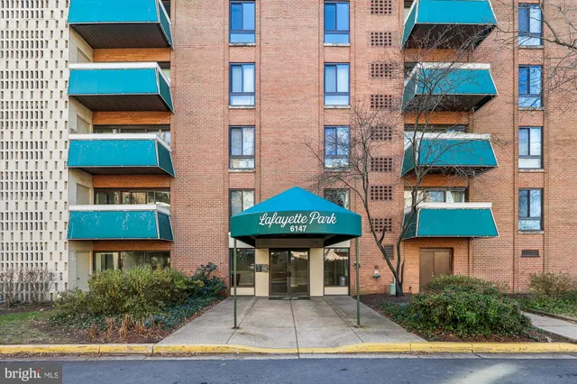 $2,100 | 6147 Leesburg Pike, Unit 107, Falls Church, VA 22041
