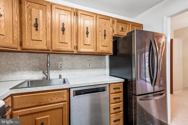 $2,100 | 6147 Leesburg Pike, Unit 107, Falls Church, VA 22041