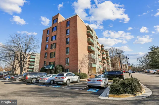 $2,100 | 6147 Leesburg Pike, Unit 107, Falls Church, VA 22041