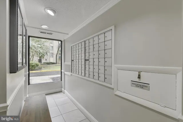 $2,100 | 6147 Leesburg Pike, Unit 107, Falls Church, VA 22041