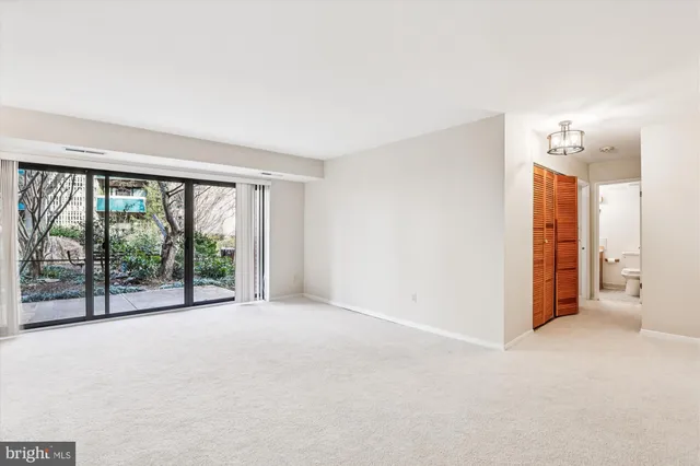 $2,100 | 6147 Leesburg Pike, Unit 107, Falls Church, VA 22041