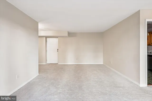 $2,100 | 6147 Leesburg Pike, Unit 107, Falls Church, VA 22041