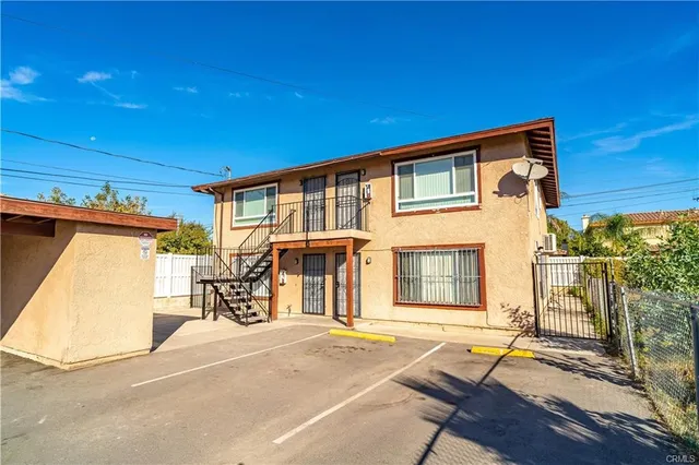 $1,675 | 156 East King Street, Unit 4, San Bernardino, CA 92408