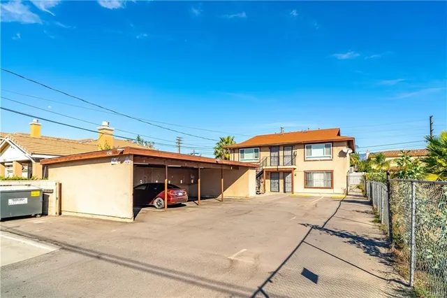 $1,675 | 156 East King Street, Unit 4, San Bernardino, CA 92408