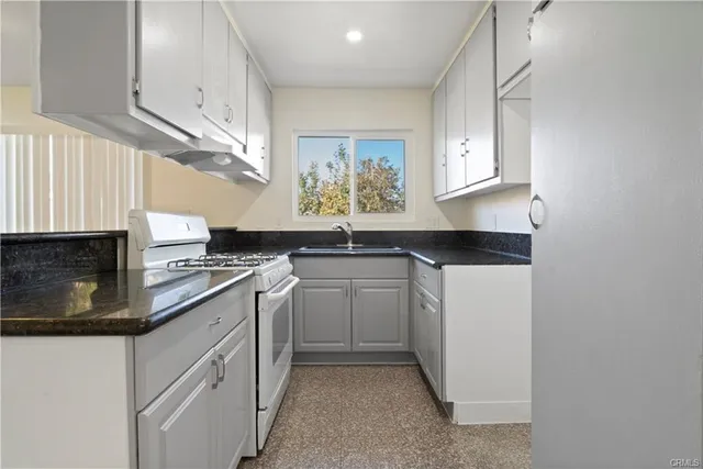 $1,675 | 156 East King Street, Unit 4, San Bernardino, CA 92408