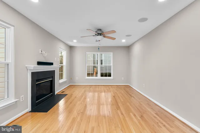 $750,000 | 18452 Crownsgate Circle, Germantown, MD 20874