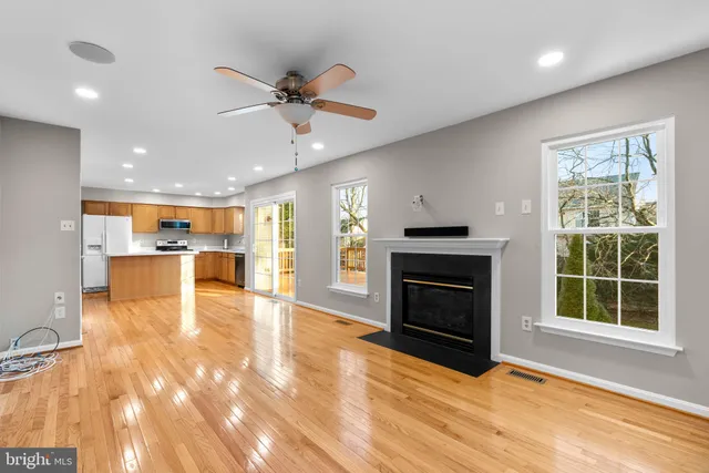 $750,000 | 18452 Crownsgate Circle, Germantown, MD 20874