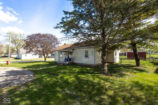$99,900 | 121 Water Street, Linden, IN 47955
