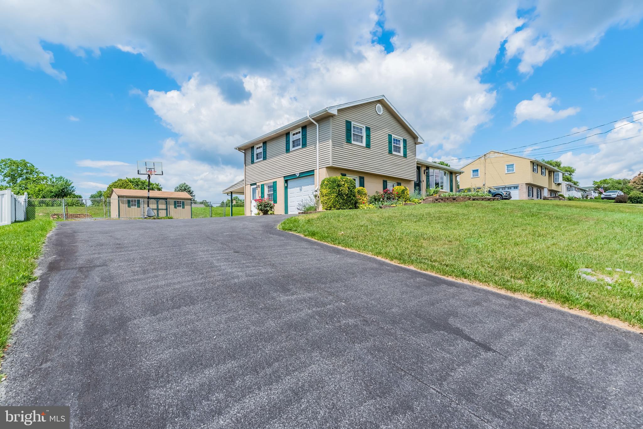12 Hillcrest Road Enola, PA 17025 - Photo 4 of 37 Gallery Image 4